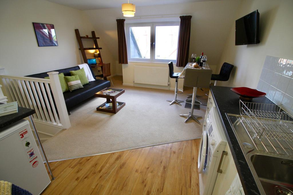 Appartamento Amberblue@Epsom Esterno foto
