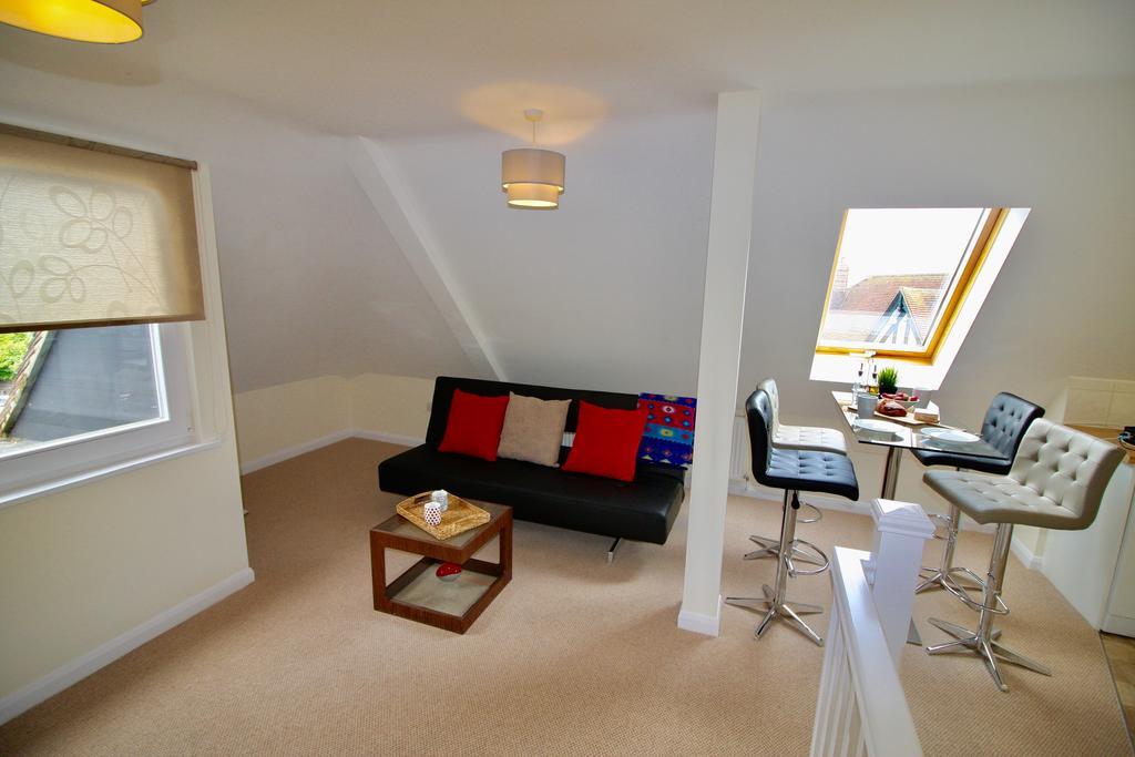Appartamento Amberblue@Epsom Esterno foto