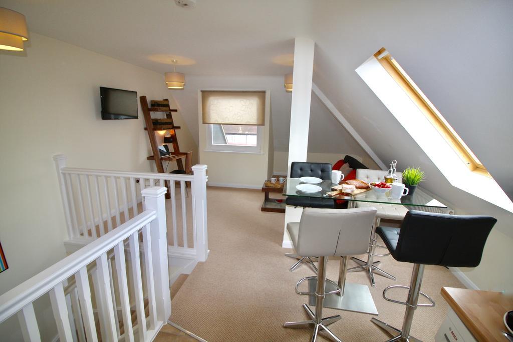 Appartamento Amberblue@Epsom Esterno foto